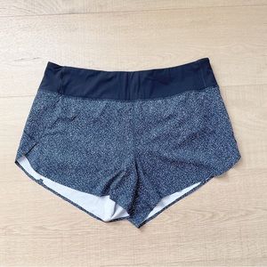 Athleta Run With It Shorts, Black Static print, size Large